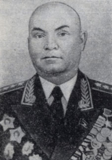 Дмитрий Данилович Лелюшенко, дважды Герой Советского Союза (1901)