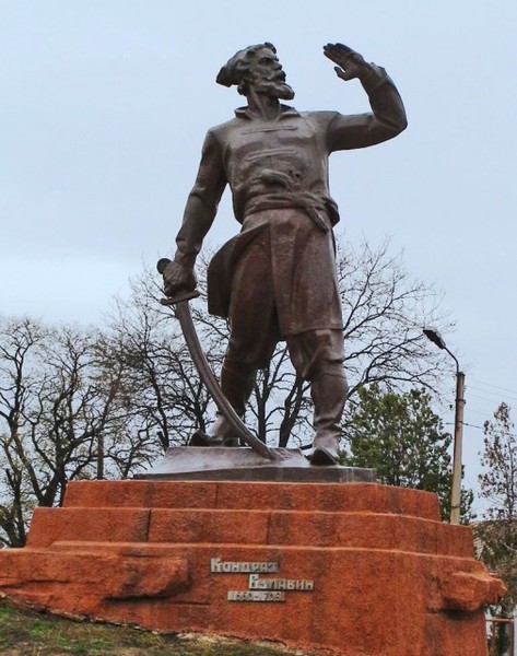 Памятник Кондратию Булавину в селе Трехизбенка — бывшей станице Трехизбенной. Источник: http://ksovd.org